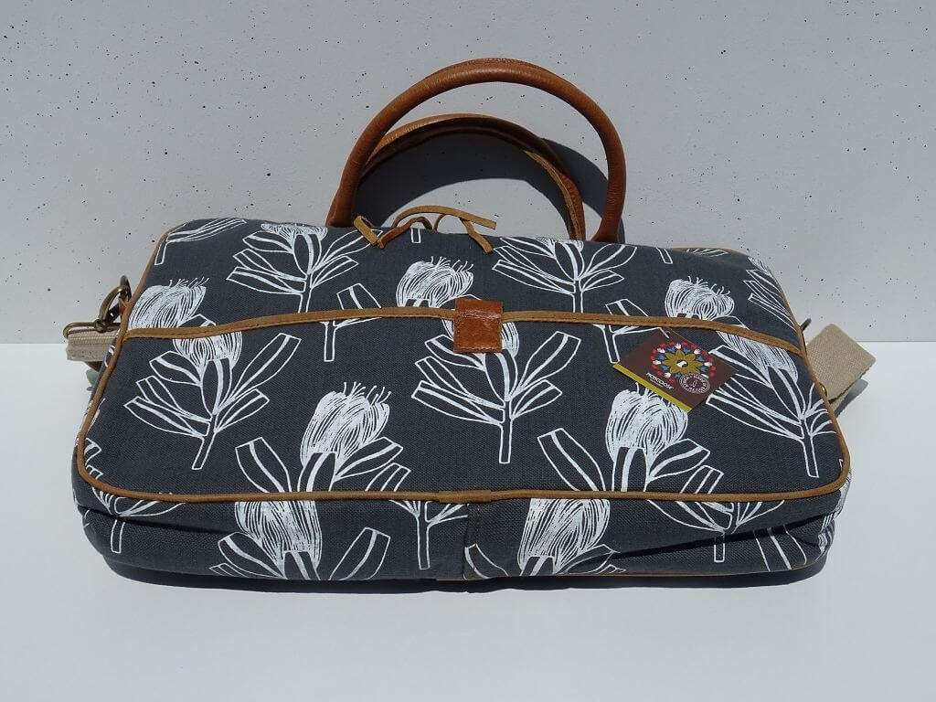 Mongoose Laptop Bag "Sugarbush Protea Cream/Charcoal" handcrafted