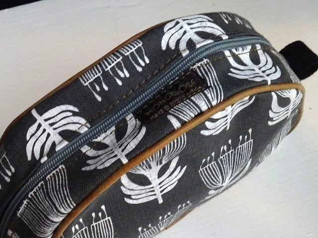 Mongoose Misi Bag handcrafted "Pincushion Cream/Charcoal"