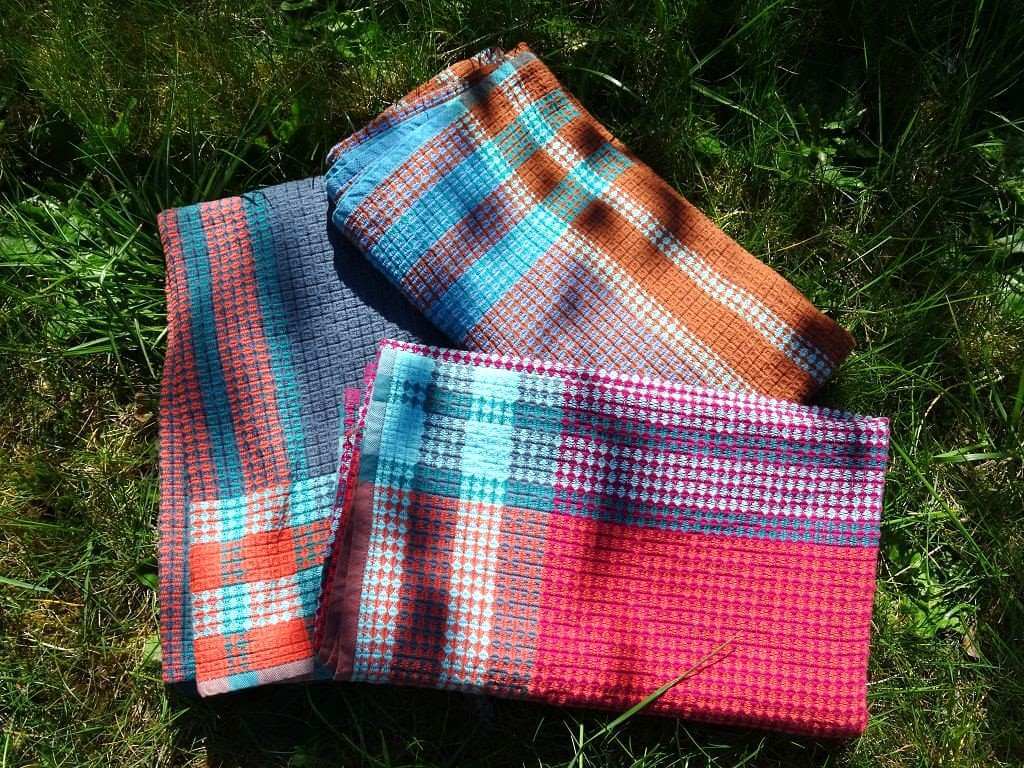Kleine bunte Badetücher von Mungo aus Südafrika die Scout Towels gewebt aus Baumwolle Organic Cotton in leuchtenden Farben 
