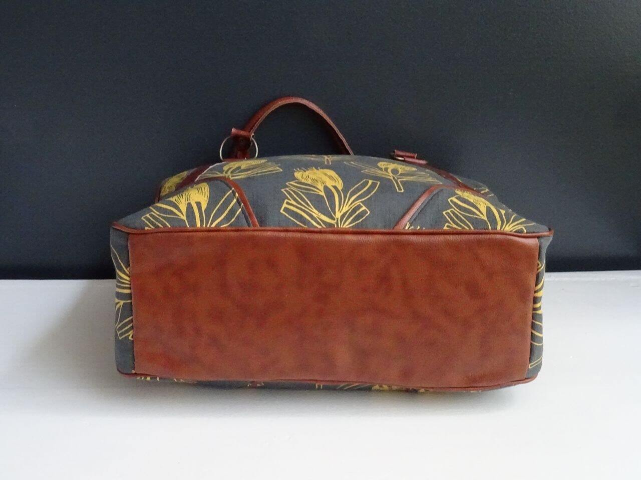 Mongoose Day Bag "Sugarbush Mustard/Charcoal"