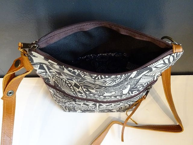 Mongoose Pouch Bag Umhängetasche "Koru Charcoal/Natural"