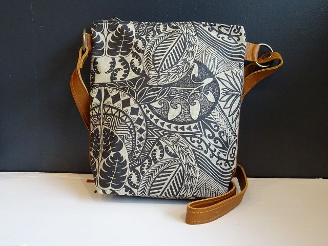 Mongoose Pouch Bag Umhängetasche "Koru Charcoal/Natural"