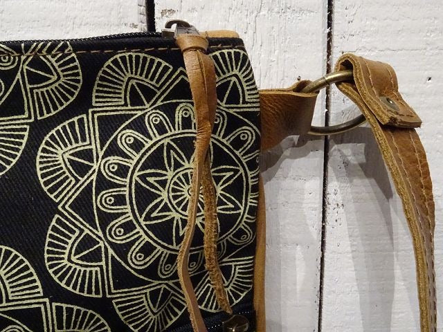 Mongoose Pouch Bag Umhängetasche "Morocco Natural/Black"