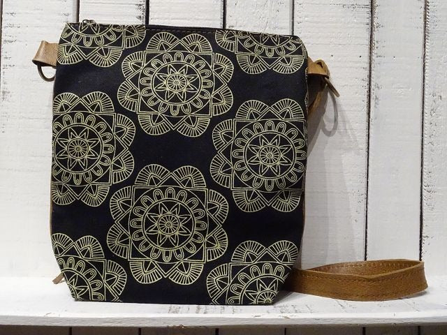 Mongoose Pouch Bag Umhängetasche "Morocco Natural/Black"