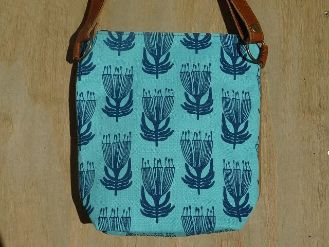 Mongoose Pouch Bag Umhängetasche "Pincushion Teal/Aqua"