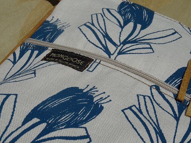 Mongoose Pouch Bag Umhängetasche "Sugarbush Teal/Natural"