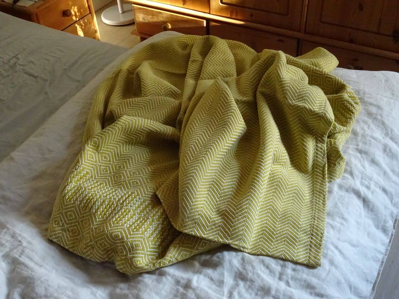 Mungo Bakuba Throw Wohndecke "Turmeric"