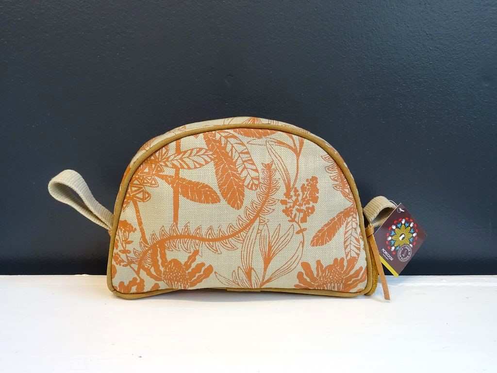 Mongoose Misi Bag handcrafted in South Africa kleine Kosmetiktasche Kulturtasche aus Südafrika im Design "Fynbos Sand/Natural"