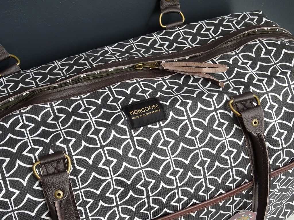 Mongoose handcrafted Weekend Bag "Mudcloth Cream/Charcoal"