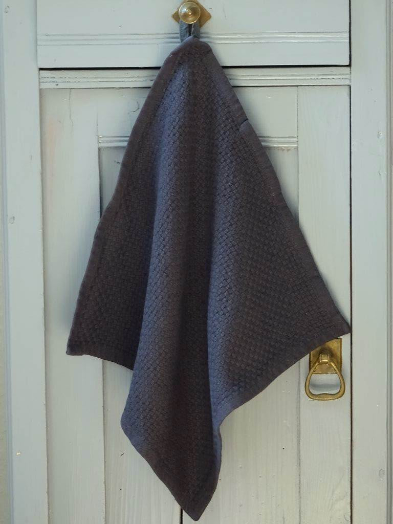 MUNGO Interlace Washcloth Slate ein kleiner Waschlappen mit Aufhänger in Dunkelgrau gewebt aus Baumwolle in Südafrika