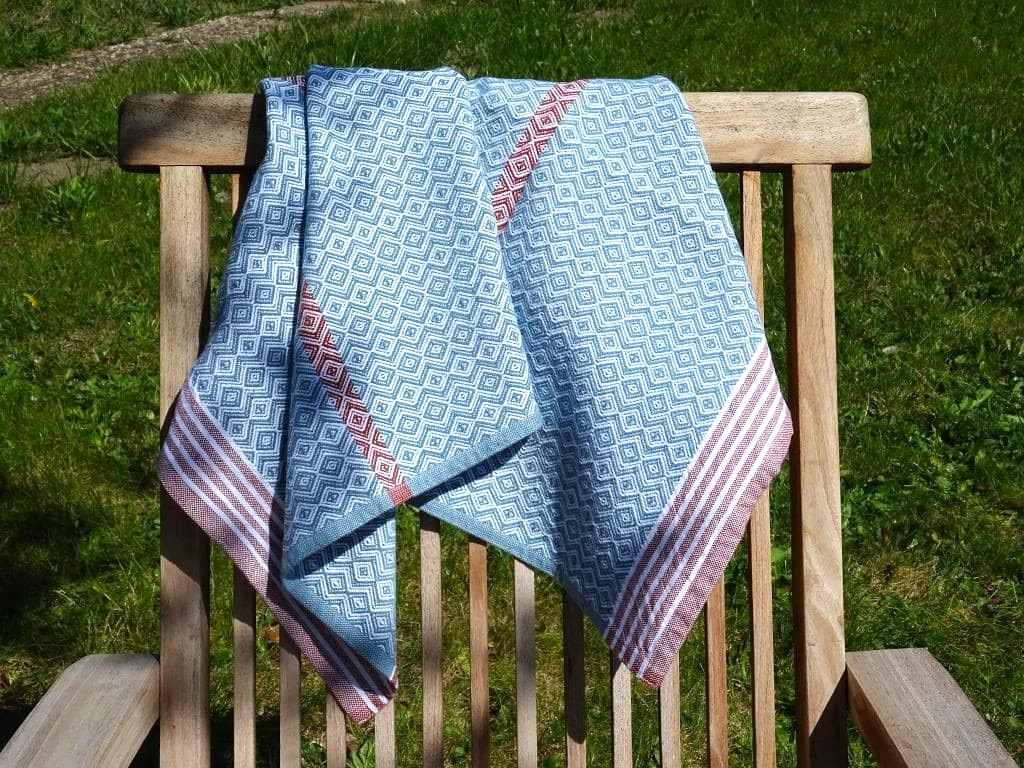 Mungo Itawuli Towel Dusty Teal hübsches Handtuch in Rauchblau und rostrotem Streifen gewebt aus Baumwolle Cotton in Südafrika 