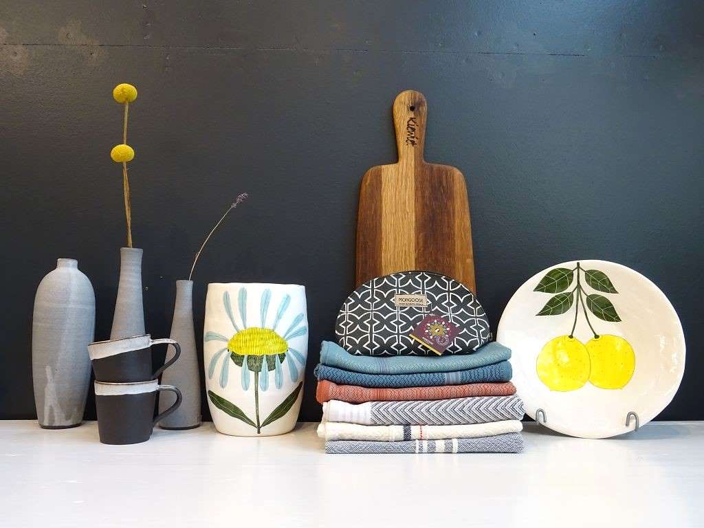 Design Produkte aus Südafrika von MUNGO, Barrydale Hand Weavers, Mongoose handcrafted, Gemma Orkin, Corinne de Haas und Kiewiet im INDLU Design Store in Lübeck Hüxstrasse 117