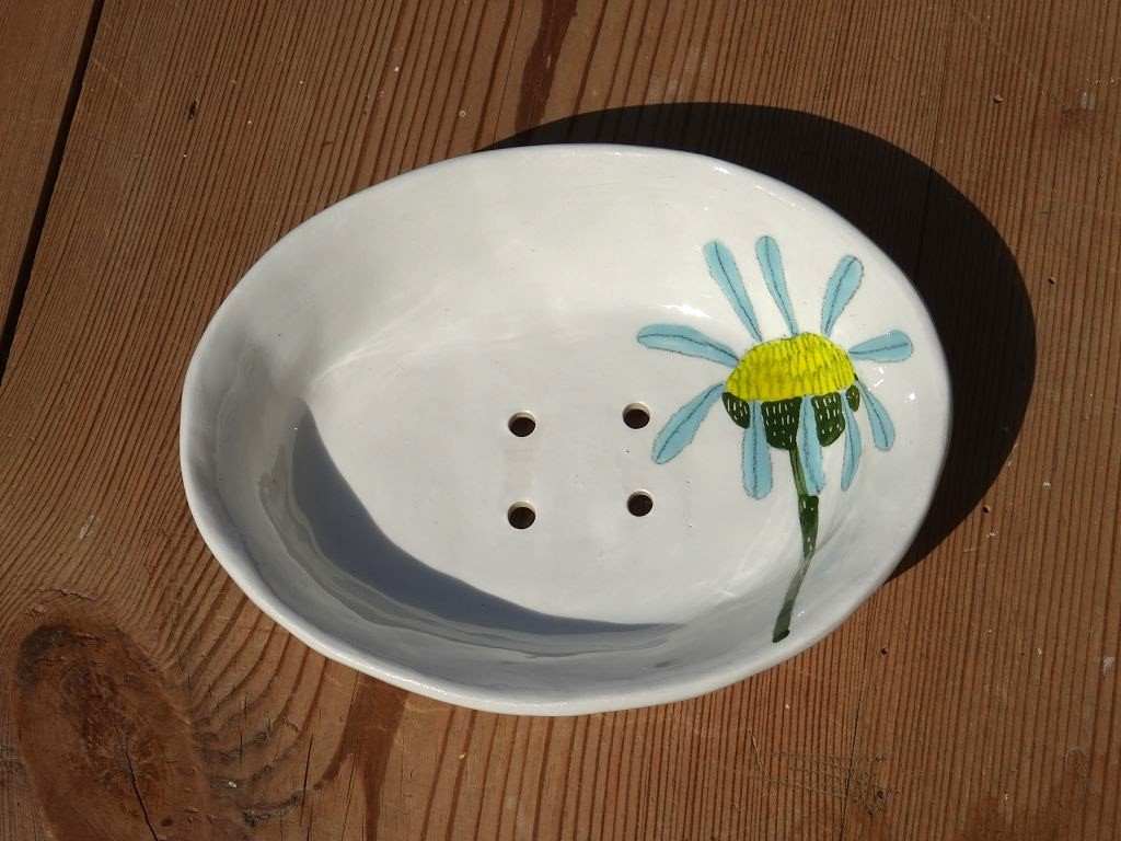 Gemma Orkin Keramik Seifenschale weiß "Blue Daisy"