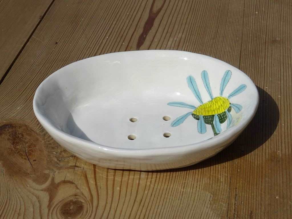Gemma Orkin Keramik Seifenschale weiß "Blue Daisy"